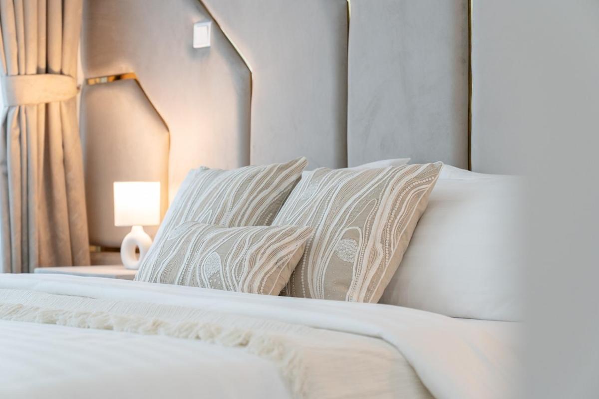 3br In The Heart Of Marina Dubai