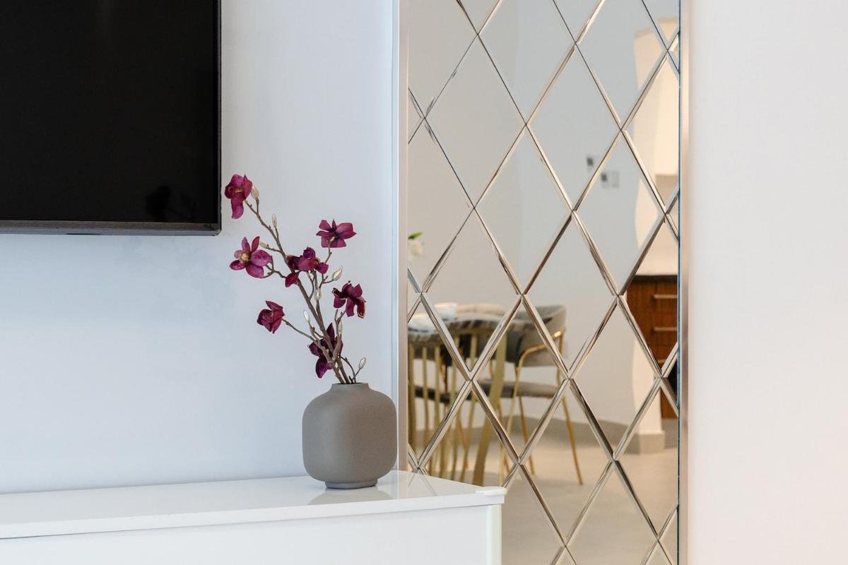 3br In The Heart Of Marina Apartment Dubai