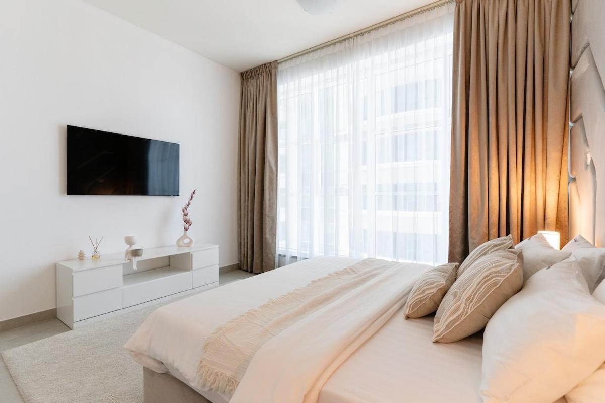 Apartment 3br In The Heart Of Marina Dubai