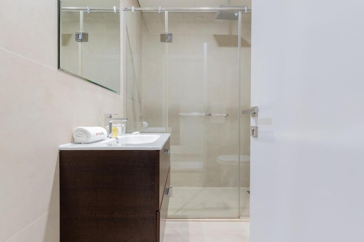 3br In The Heart Of Marina Apartment Dubai
